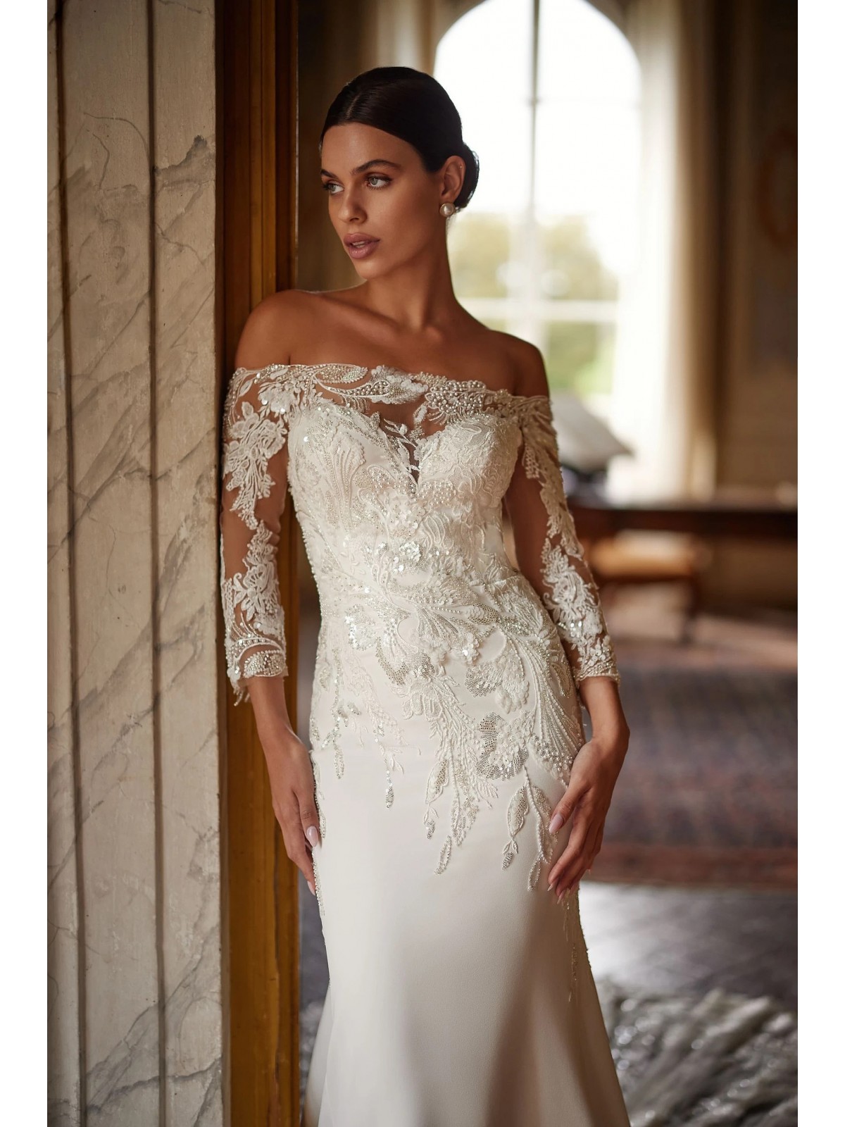 Luxury Wedding Dress - Embroidered Lace Mermaid Style with ¾-length Semi-raglan Sleeves - Lussana - LIDA-01369.00.17